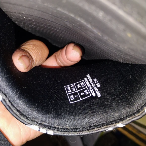 Puma Monochrome Slide Sandals - Picture 4 of 4